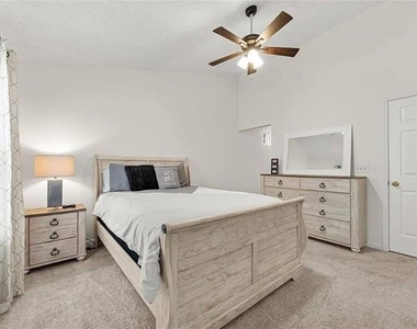 188 Ilex Drive - Photo Thumbnail 8