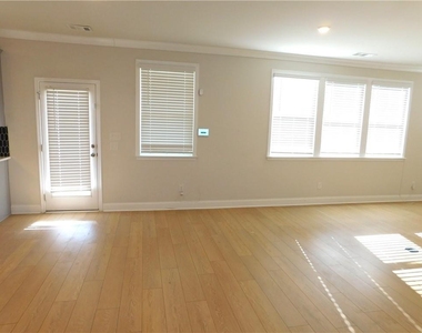 930 Elderberry Court - Photo Thumbnail 6