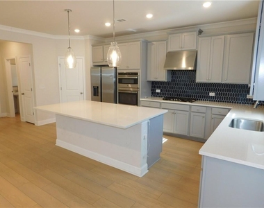 930 Elderberry Court - Photo Thumbnail 8
