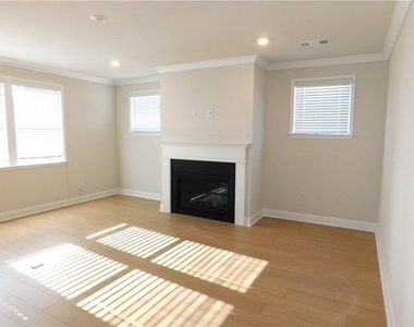 930 Elderberry Court - Photo Thumbnail 7