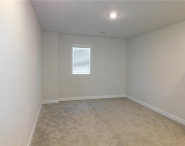 930 Elderberry Court - Photo Thumbnail 14