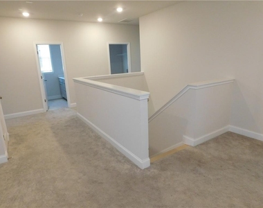 930 Elderberry Court - Photo Thumbnail 12