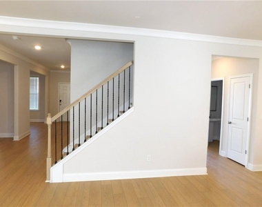 930 Elderberry Court - Photo Thumbnail 4