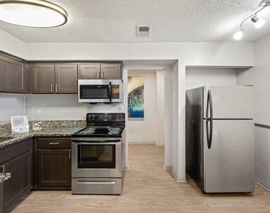 5555 Roswell Road Ne - Photo Thumbnail 1