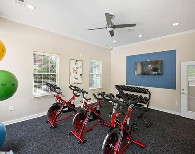 5555 Roswell Road Ne - Photo Thumbnail 11