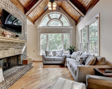11037 Estates Circle - Photo Thumbnail 10