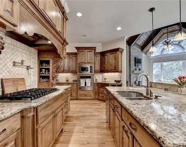 11037 Estates Circle - Photo Thumbnail 8