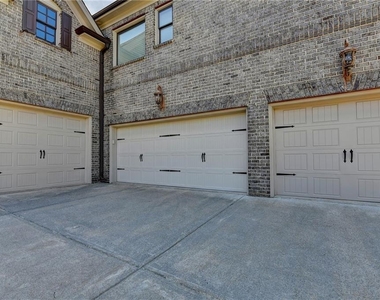 11037 Estates Circle - Photo Thumbnail 28