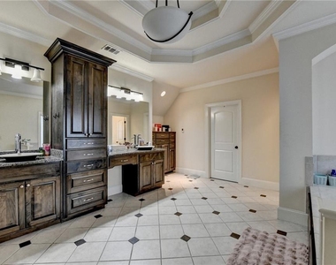 11037 Estates Circle - Photo Thumbnail 14