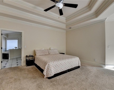 11037 Estates Circle - Photo Thumbnail 18