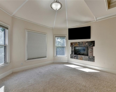 11037 Estates Circle - Photo Thumbnail 13