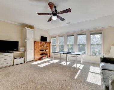 11037 Estates Circle - Photo Thumbnail 17