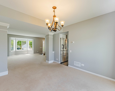 1371 E Braymore Circle - Photo Thumbnail 4