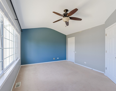 1371 E Braymore Circle - Photo Thumbnail 18