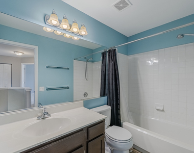 1371 E Braymore Circle - Photo Thumbnail 16