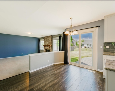 1371 E Braymore Circle - Photo Thumbnail 6
