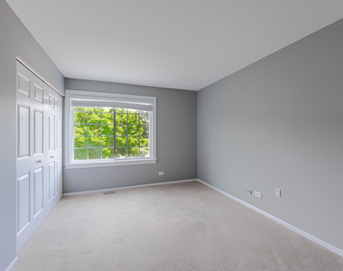 1371 E Braymore Circle - Photo Thumbnail 15