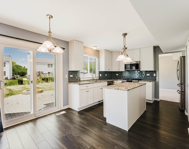 1371 E Braymore Circle - Photo Thumbnail 7
