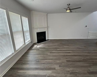 2048 Fosco Drive - Photo Thumbnail 3