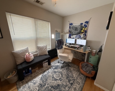1642 W Fletcher Street - Photo Thumbnail 9