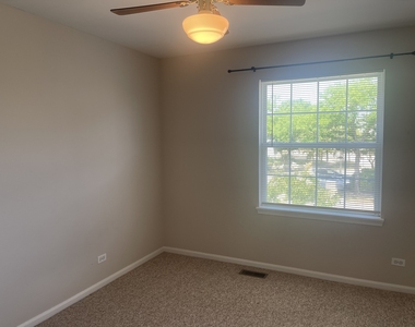 2393 Madiera Court - Photo Thumbnail 12