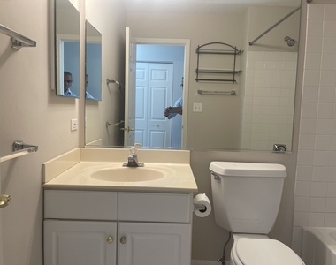 2393 Madiera Court - Photo Thumbnail 18