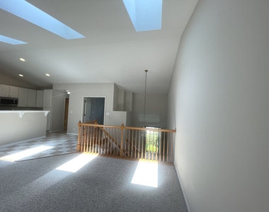 2393 Madiera Court - Photo Thumbnail 6