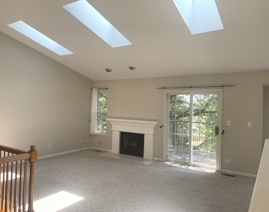 2393 Madiera Court - Photo Thumbnail 3