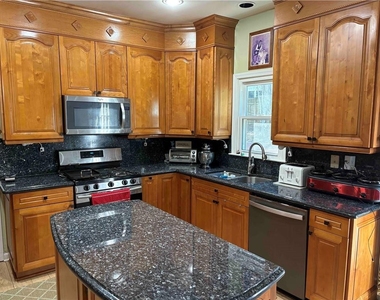 2835 Crestmont Court - Photo Thumbnail 11