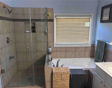 2835 Crestmont Court - Photo Thumbnail 20