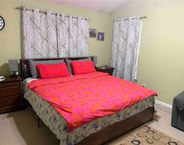 2835 Crestmont Court - Photo Thumbnail 16