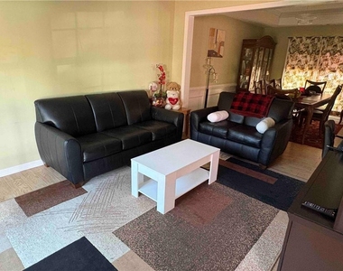 2835 Crestmont Court - Photo Thumbnail 4