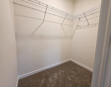 2318 Horseshoe Circle - Photo Thumbnail 20