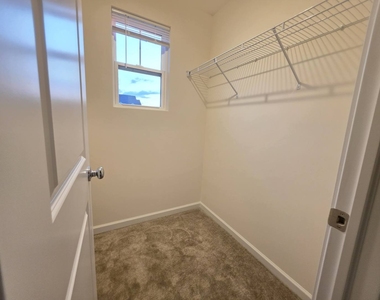 2318 Horseshoe Circle - Photo Thumbnail 9