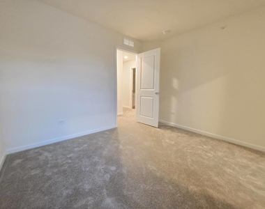 2318 Horseshoe Circle - Photo Thumbnail 11