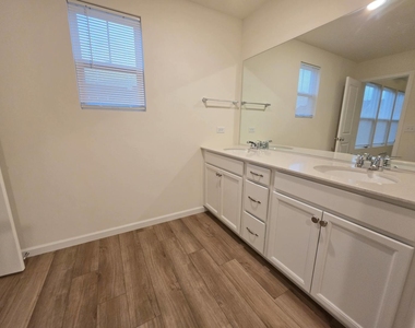 2318 Horseshoe Circle - Photo Thumbnail 8