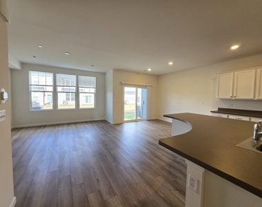 2318 Horseshoe Circle - Photo Thumbnail 32