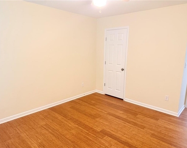 2380 Fairlie Drive - Photo Thumbnail 18