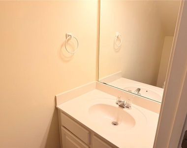 2380 Fairlie Drive - Photo Thumbnail 20