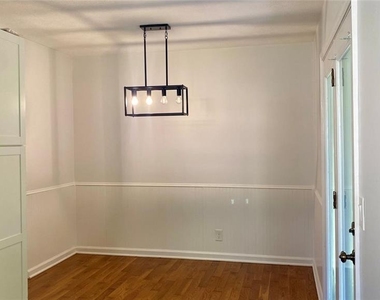 1807 Merry Oak Road Sw - Photo Thumbnail 7