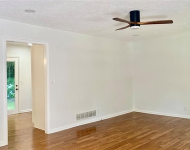 1807 Merry Oak Road Sw - Photo Thumbnail 1