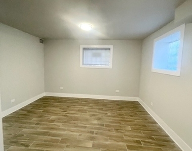 4450 N Winchester Avenue - Photo Thumbnail 11