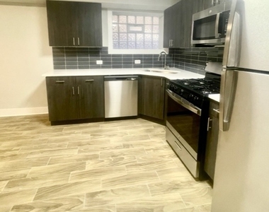 4450 N Winchester Avenue - Photo Thumbnail 3