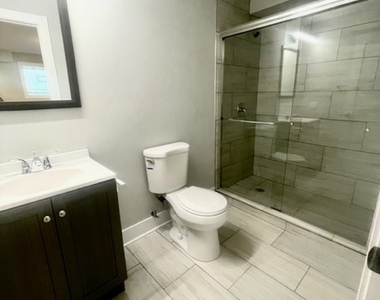 4450 N Winchester Avenue - Photo Thumbnail 20