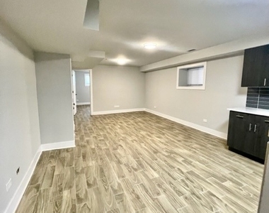 4450 N Winchester Avenue - Photo Thumbnail 8