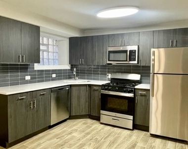 4450 N Winchester Avenue - Photo Thumbnail 1