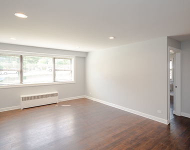 6807 N Ridge Boulevard - Photo Thumbnail 2