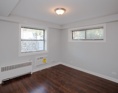 6807 N Ridge Boulevard - Photo Thumbnail 7