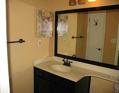 906 Parkaire Crossing - Photo Thumbnail 7