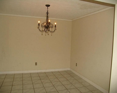906 Parkaire Crossing - Photo Thumbnail 2